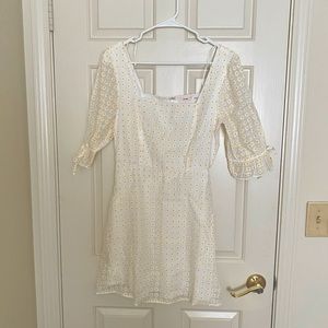 NWT White Francesca’s Daisy Mini Dress, Puff Sleeves, Size M